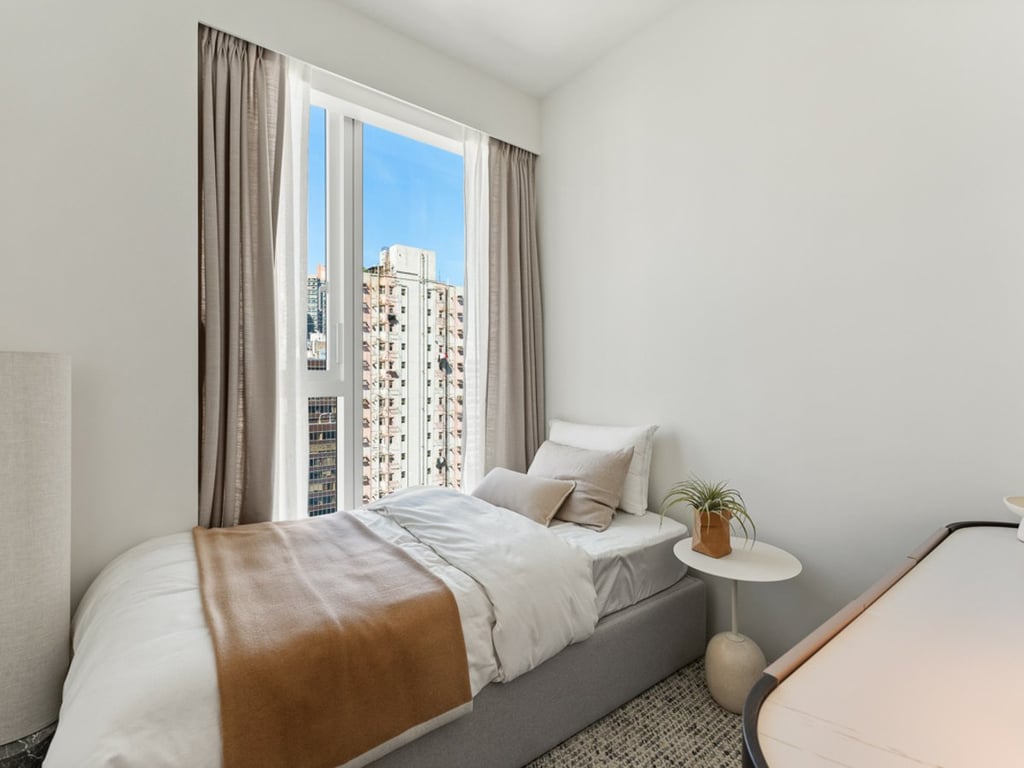https://img.propertyraptor.com/cdn-cgi/imagedelivery/KD5bF_AFL0JDTbKLWF7z9g/ap8/ap8_001/hornet/prp/img/d0c499e7a8e16b455641dea71bfa0599.jpg/public
