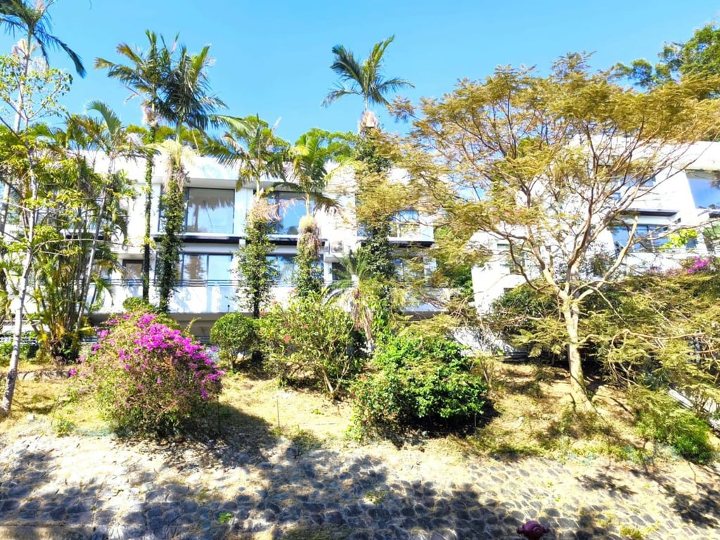 https://img.propertyraptor.com/cdn-cgi/imagedelivery/KD5bF_AFL0JDTbKLWF7z9g/ap8/ap8_001/hornet/prp/img/d0fceb868f563e412ee32fbcdba68eb4.jpg/public