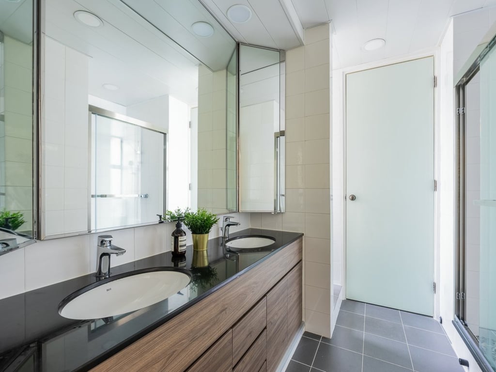 https://img.propertyraptor.com/cdn-cgi/imagedelivery/KD5bF_AFL0JDTbKLWF7z9g/ap8/ap8_001/hornet/prp/img/d106ab32ab561fecb8c420749ba73eec.jpg/public