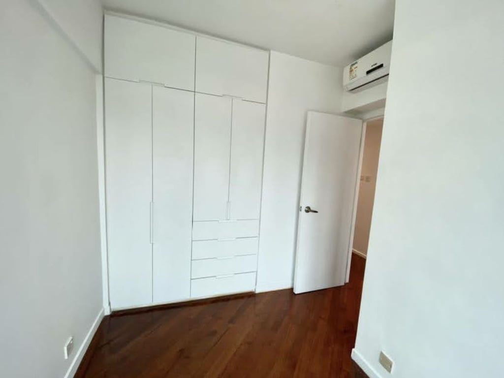https://img.propertyraptor.com/cdn-cgi/imagedelivery/KD5bF_AFL0JDTbKLWF7z9g/ap8/ap8_001/hornet/prp/img/d131253cd9f9dc67796c39ed3abc6797.jpg/public
