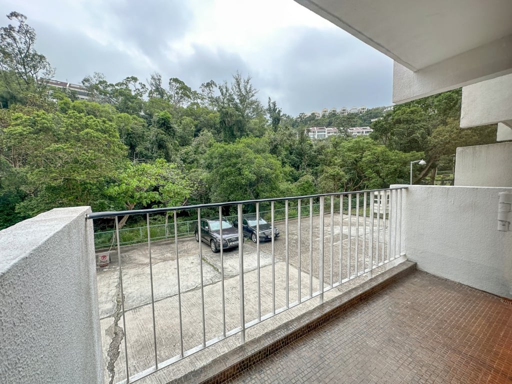 https://img.propertyraptor.com/cdn-cgi/imagedelivery/KD5bF_AFL0JDTbKLWF7z9g/ap8/ap8_001/hornet/prp/img/d18fa74e53786a53789addaf00e6753b.jpg/public