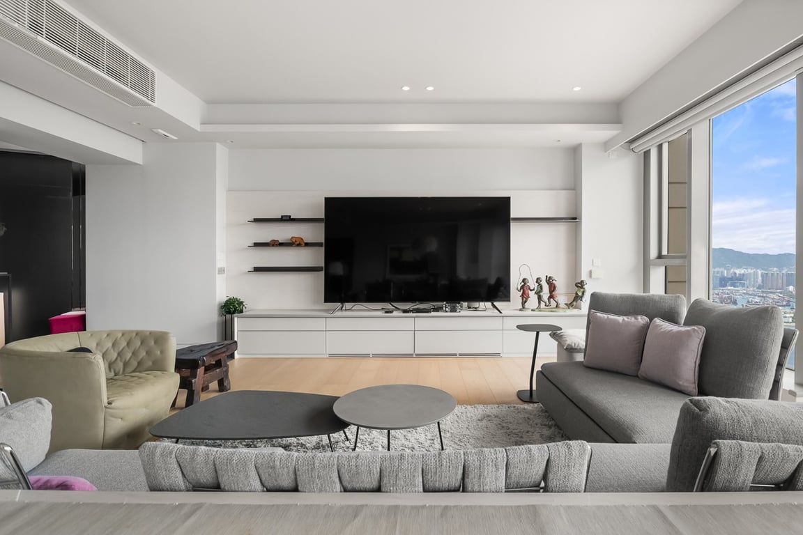 https://img.propertyraptor.com/cdn-cgi/imagedelivery/KD5bF_AFL0JDTbKLWF7z9g/ap8/ap8_001/hornet/prp/img/d19b6bd4d40f9a179769836aff4cb298-wtm.jpg/public