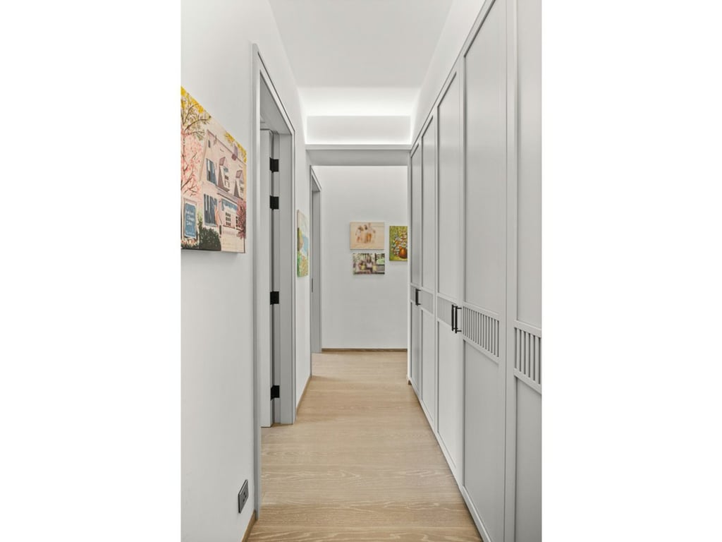 https://img.propertyraptor.com/cdn-cgi/imagedelivery/KD5bF_AFL0JDTbKLWF7z9g/ap8/ap8_001/hornet/prp/img/d19df2d9a7155069f51f11684d03e9ef.jpg/public