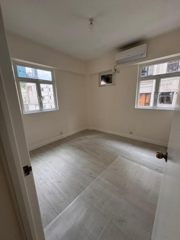https://img.propertyraptor.com/cdn-cgi/imagedelivery/KD5bF_AFL0JDTbKLWF7z9g/ap8/ap8_001/hornet/prp/img/d1eac50ea548614f058eb2dcec5bc626-wtm.jpg/public