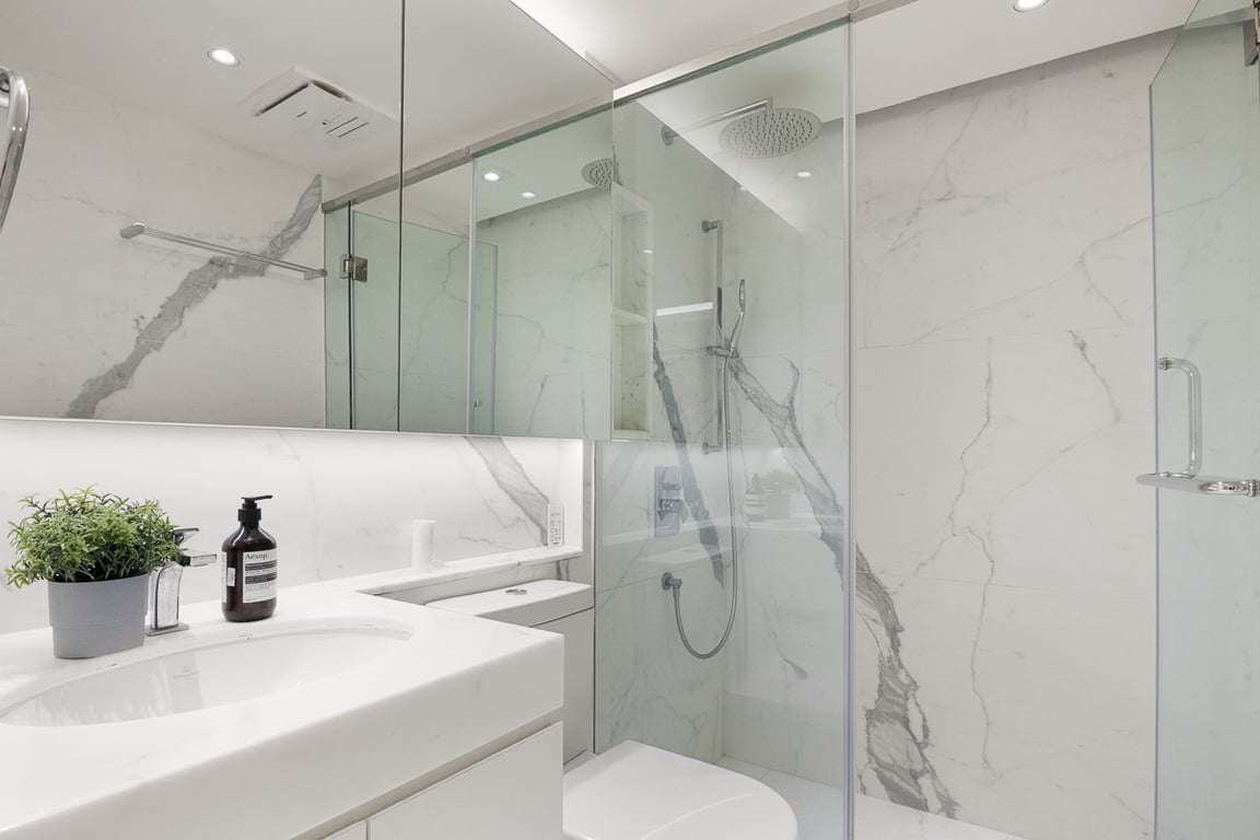 https://img.propertyraptor.com/cdn-cgi/imagedelivery/KD5bF_AFL0JDTbKLWF7z9g/ap8/ap8_001/hornet/prp/img/d213906edbaad7f1481af21d726dfe7f-wtm.jpg/public