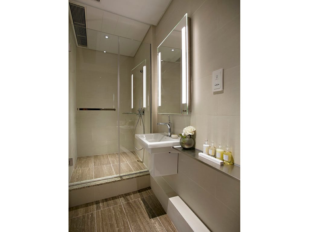 https://img.propertyraptor.com/cdn-cgi/imagedelivery/KD5bF_AFL0JDTbKLWF7z9g/ap8/ap8_001/hornet/prp/img/d233d8de6d95a7cf5807d714e247b198.jpg/public