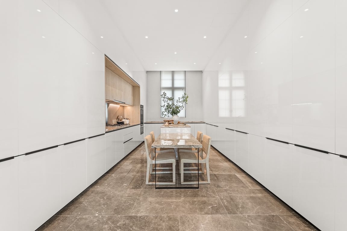 https://img.propertyraptor.com/cdn-cgi/imagedelivery/KD5bF_AFL0JDTbKLWF7z9g/ap8/ap8_001/hornet/prp/img/d235845260ae2457ff250ad091782e41-wtm.jpg/public