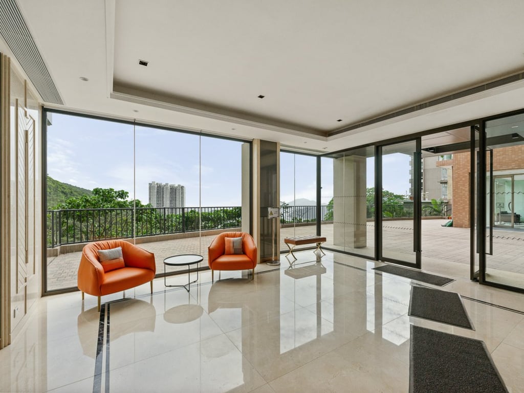 https://img.propertyraptor.com/cdn-cgi/imagedelivery/KD5bF_AFL0JDTbKLWF7z9g/ap8/ap8_001/hornet/prp/img/d24d9877add99859f42258cfd9d62a73.jpg/public
