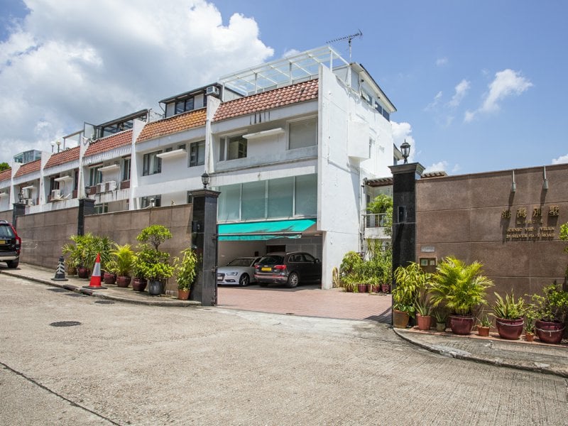 https://img.propertyraptor.com/cdn-cgi/imagedelivery/KD5bF_AFL0JDTbKLWF7z9g/ap8/ap8_001/hornet/prp/img/d25cc6a36aa96b21f37c3dffcfa6b7b4.jpg/public