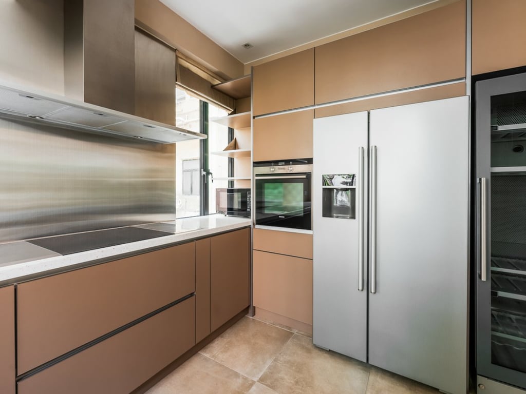 https://img.propertyraptor.com/cdn-cgi/imagedelivery/KD5bF_AFL0JDTbKLWF7z9g/ap8/ap8_001/hornet/prp/img/d2ce43c8761dcbcd9decdfce64170af9.jpg/public