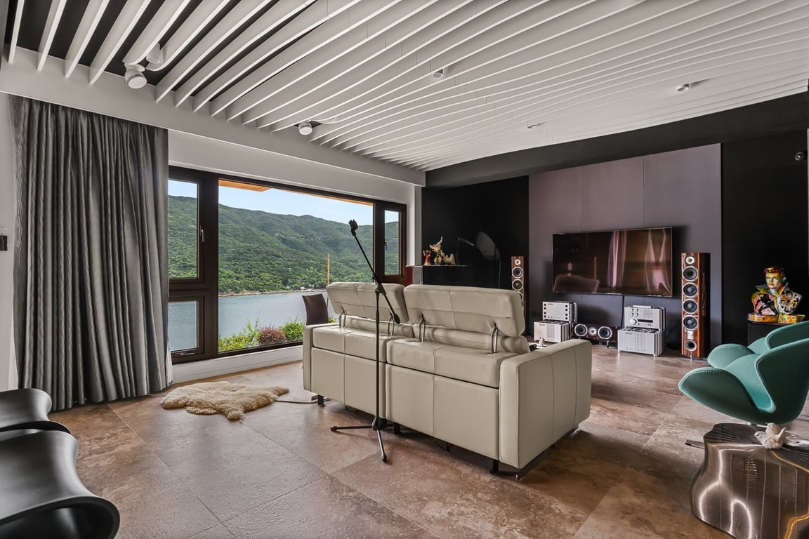 https://img.propertyraptor.com/cdn-cgi/imagedelivery/KD5bF_AFL0JDTbKLWF7z9g/ap8/ap8_001/hornet/prp/img/d2d504e114f6f3344e5a9fed2191f098-wtm.jpg/public