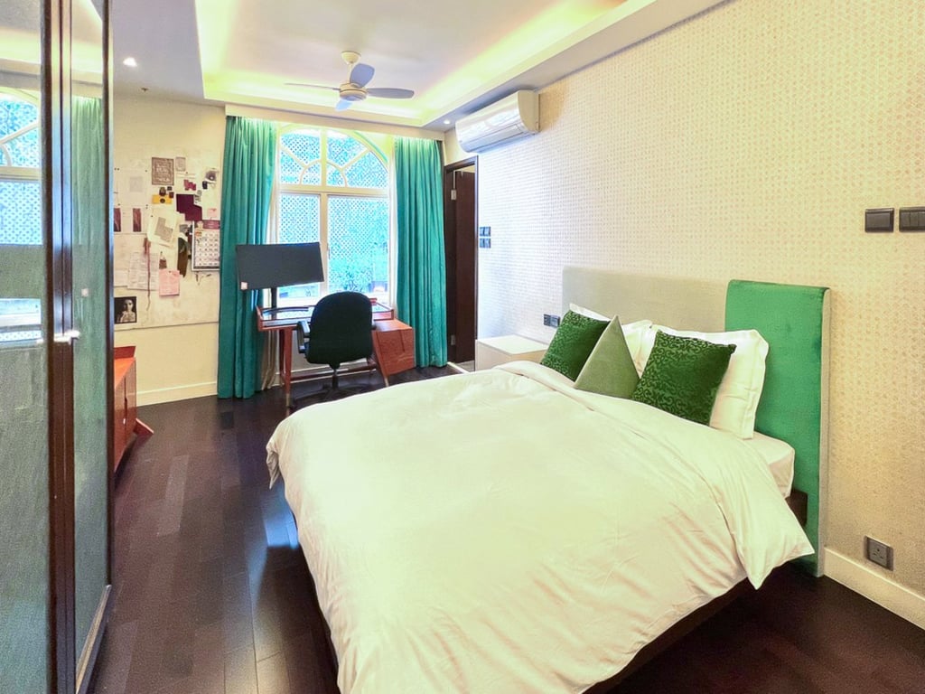 https://img.propertyraptor.com/cdn-cgi/imagedelivery/KD5bF_AFL0JDTbKLWF7z9g/ap8/ap8_001/hornet/prp/img/d30c35a9436c8b0889047b866c836d08.jpg/public