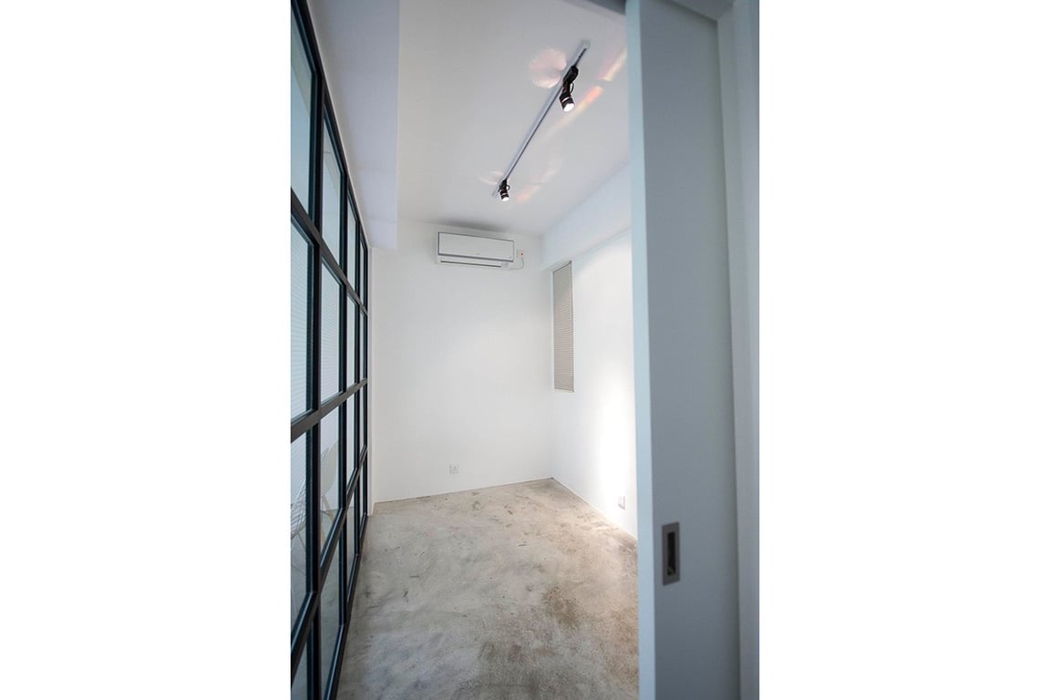 https://img.propertyraptor.com/cdn-cgi/imagedelivery/KD5bF_AFL0JDTbKLWF7z9g/ap8/ap8_001/hornet/prp/img/d319bc33167bf618f16beca86892efc4-wtm.jpg/public