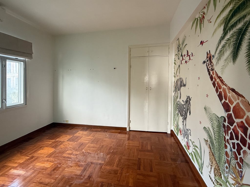 https://img.propertyraptor.com/cdn-cgi/imagedelivery/KD5bF_AFL0JDTbKLWF7z9g/ap8/ap8_001/hornet/prp/img/d31d9ee15ebbf1c18186d7c965a109a7-wtm.jpg/public
