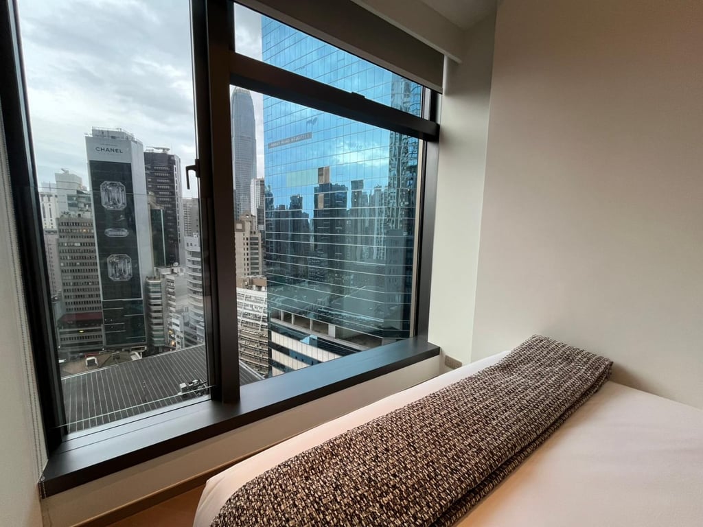 https://img.propertyraptor.com/cdn-cgi/imagedelivery/KD5bF_AFL0JDTbKLWF7z9g/ap8/ap8_001/hornet/prp/img/d35749d2279ae24bfc88ad48f29e2501-wtm.jpg/public