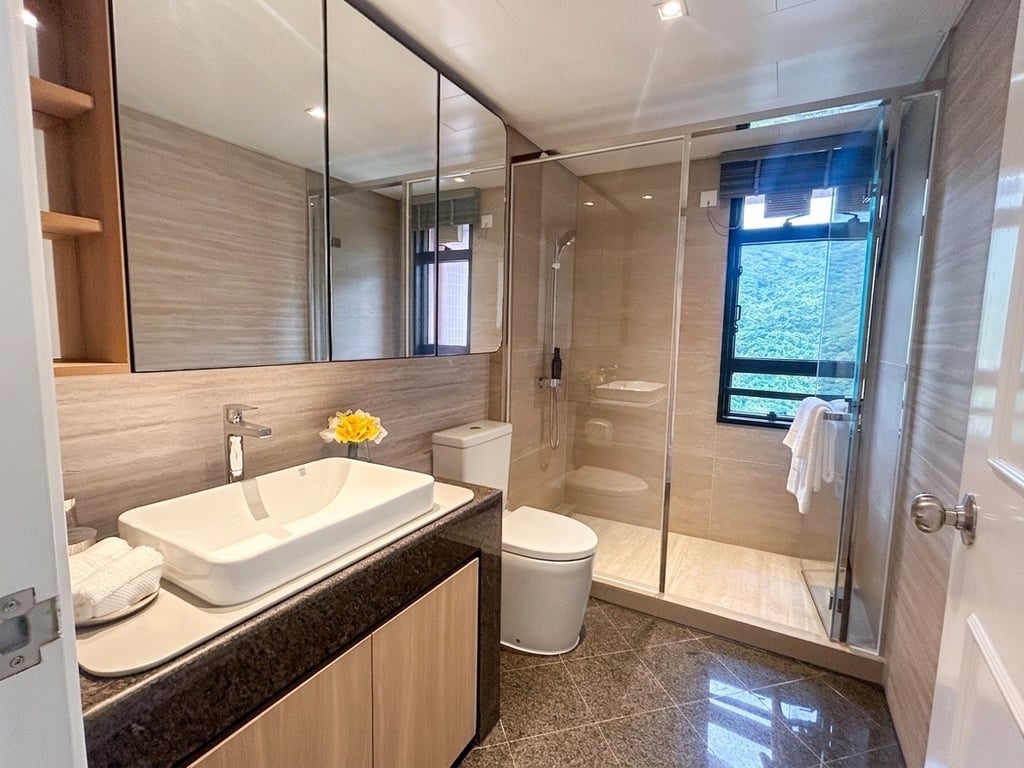 https://img.propertyraptor.com/cdn-cgi/imagedelivery/KD5bF_AFL0JDTbKLWF7z9g/ap8/ap8_001/hornet/prp/img/d3ba5aae55ef086da97d938646b3fcc9-wtm.jpg/public