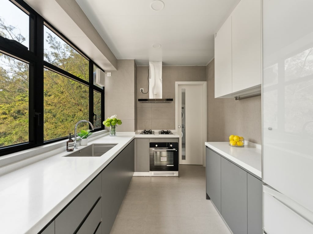 https://img.propertyraptor.com/cdn-cgi/imagedelivery/KD5bF_AFL0JDTbKLWF7z9g/ap8/ap8_001/hornet/prp/img/d3bab1d2525a999f454effdbc53a4b3d.jpg/public