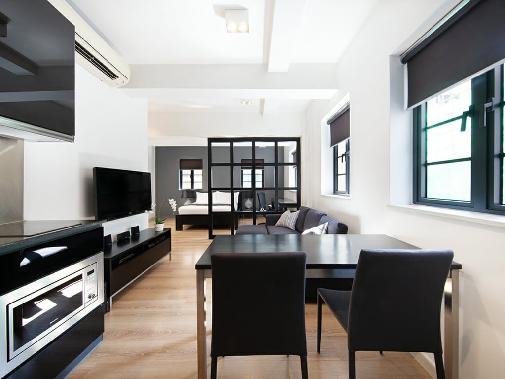 https://img.propertyraptor.com/cdn-cgi/imagedelivery/KD5bF_AFL0JDTbKLWF7z9g/ap8/ap8_001/hornet/prp/img/d3ce7a8dfdddb8fc9dab529c9305608b.jpg/public