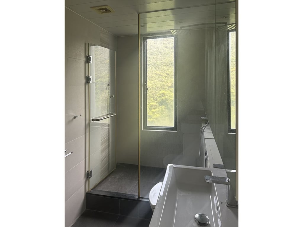 https://img.propertyraptor.com/cdn-cgi/imagedelivery/KD5bF_AFL0JDTbKLWF7z9g/ap8/ap8_001/hornet/prp/img/d3e01c5885a821d935255b5b44ca8f87.jpg/public