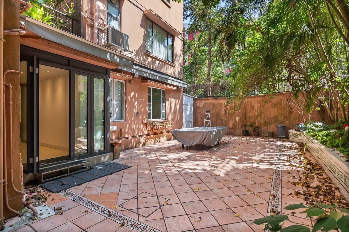 https://img.propertyraptor.com/cdn-cgi/imagedelivery/KD5bF_AFL0JDTbKLWF7z9g/ap8/ap8_001/hornet/prp/img/d3e49197b4f971ba9f25534d3338dbf0-wtm.jpg/public