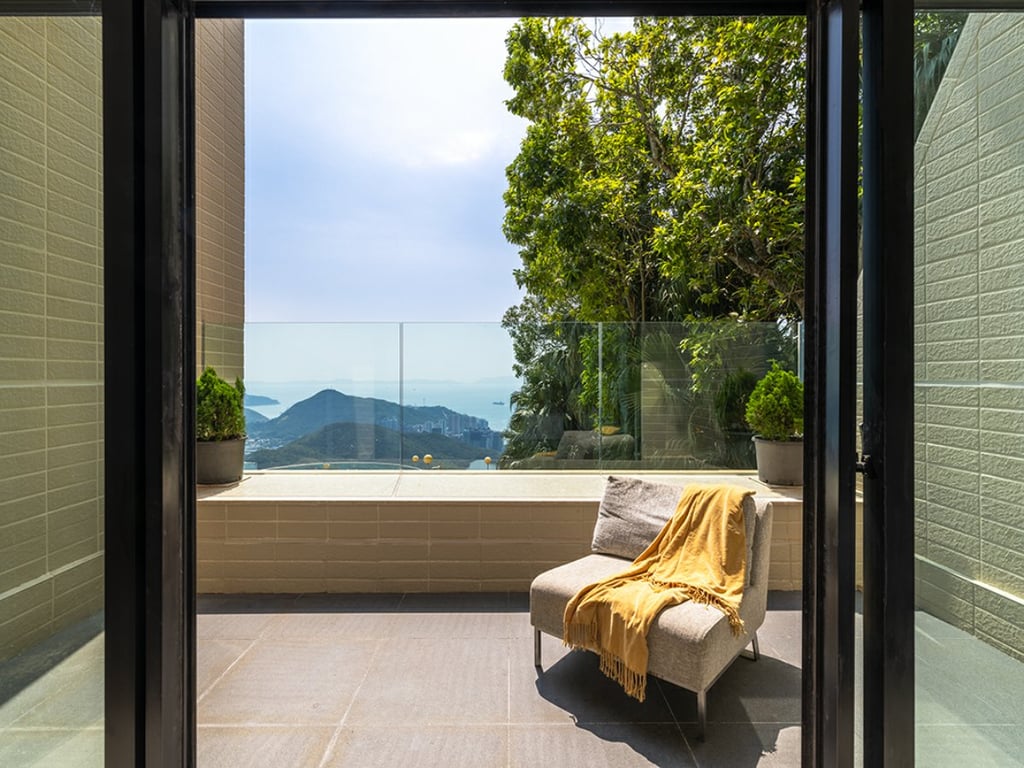 https://img.propertyraptor.com/cdn-cgi/imagedelivery/KD5bF_AFL0JDTbKLWF7z9g/ap8/ap8_001/hornet/prp/img/d41f214b4127350c4c4826a51e5c8be0.jpg/public