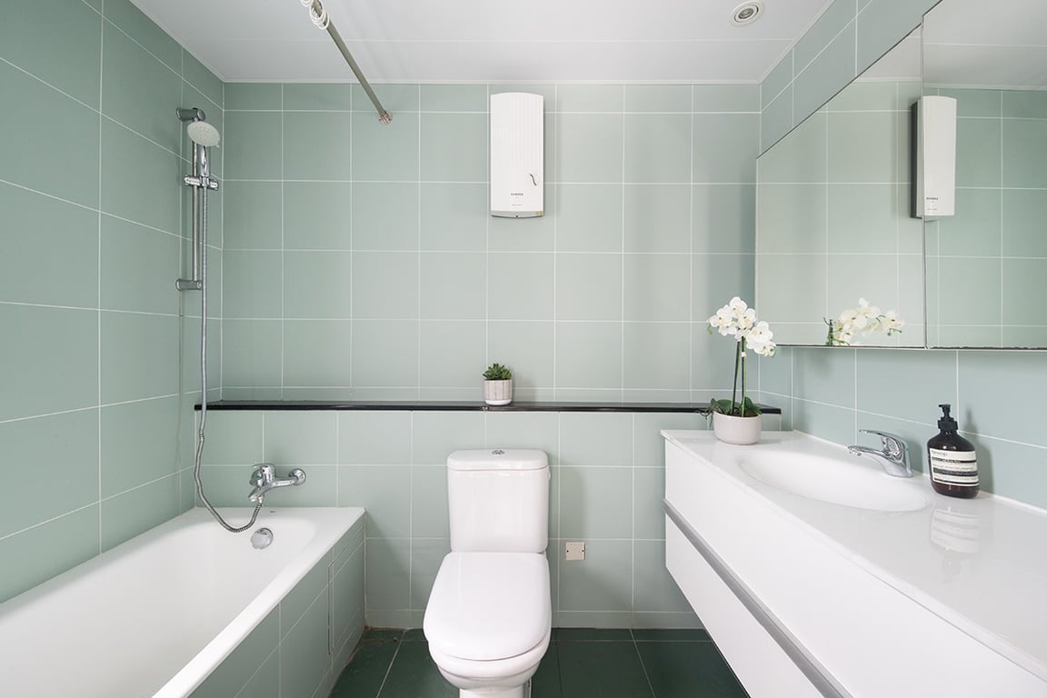 https://img.propertyraptor.com/cdn-cgi/imagedelivery/KD5bF_AFL0JDTbKLWF7z9g/ap8/ap8_001/hornet/prp/img/d465abe2befb78072c12dac51ee8ee5a-wtm.jpg/public