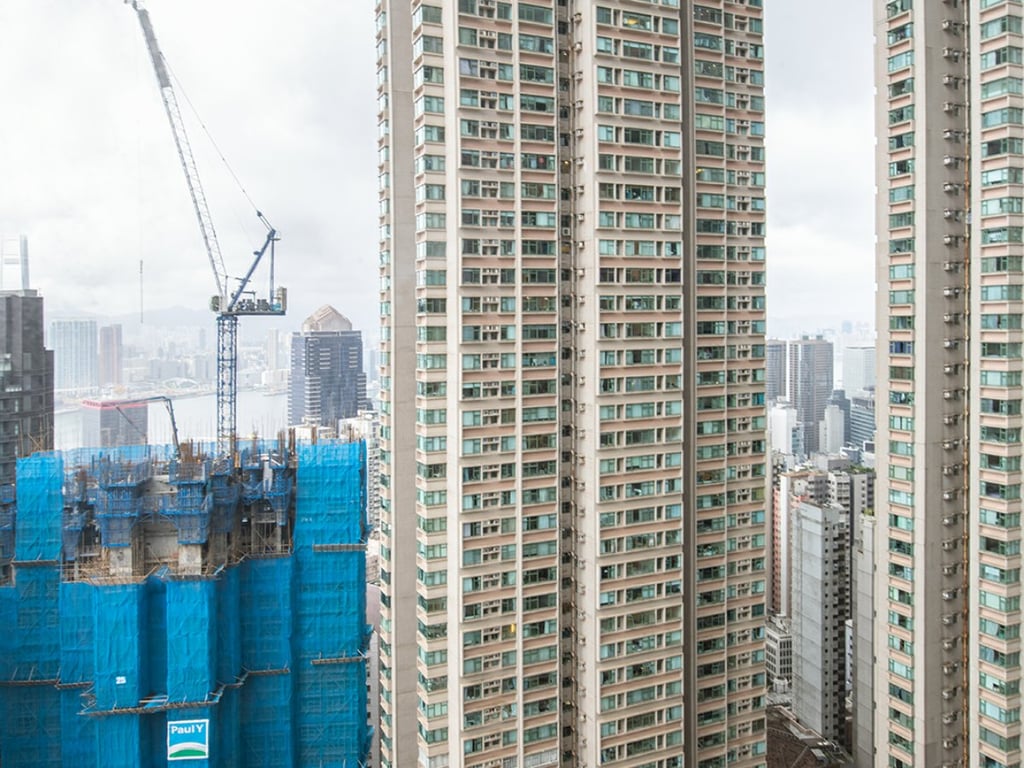 https://img.propertyraptor.com/cdn-cgi/imagedelivery/KD5bF_AFL0JDTbKLWF7z9g/ap8/ap8_001/hornet/prp/img/d4af7fed8f69d67098656fa8665ad5e9.jpg/public