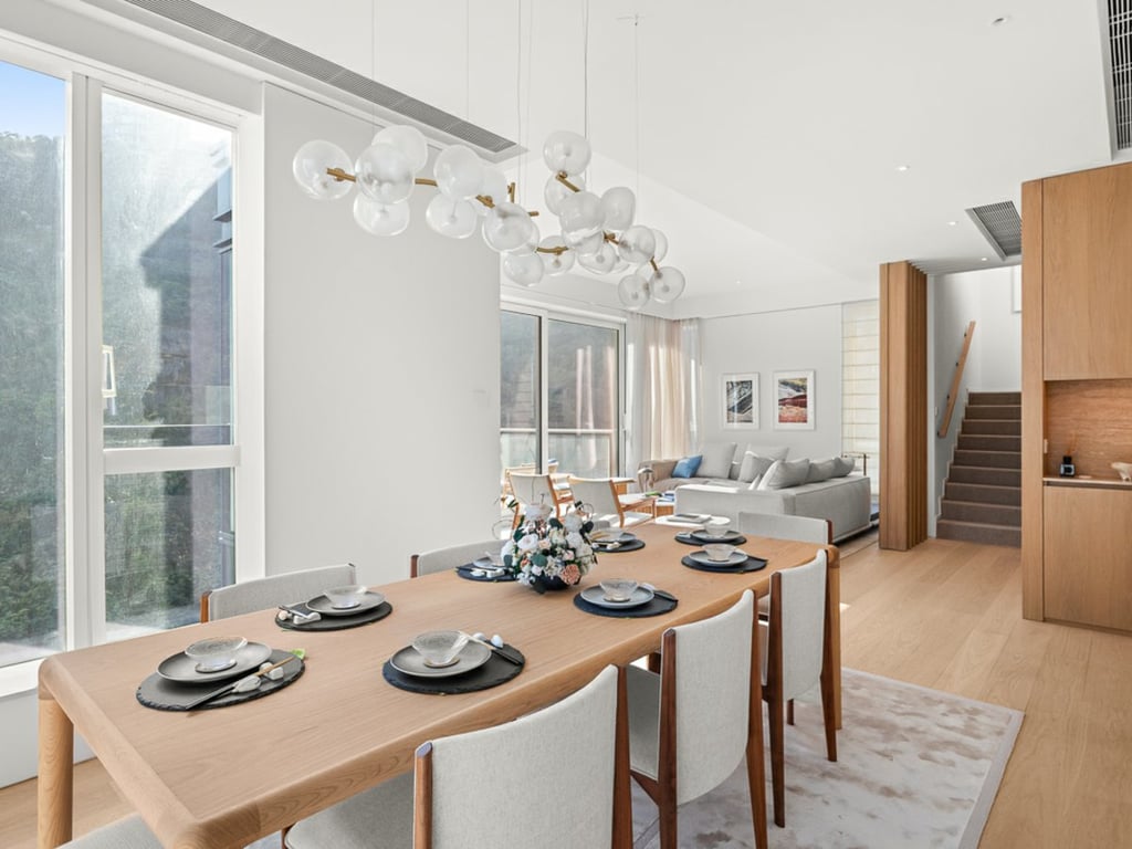 https://img.propertyraptor.com/cdn-cgi/imagedelivery/KD5bF_AFL0JDTbKLWF7z9g/ap8/ap8_001/hornet/prp/img/d4c3b8efddfa5c1a683df4f02127395b-wtm.jpg/public