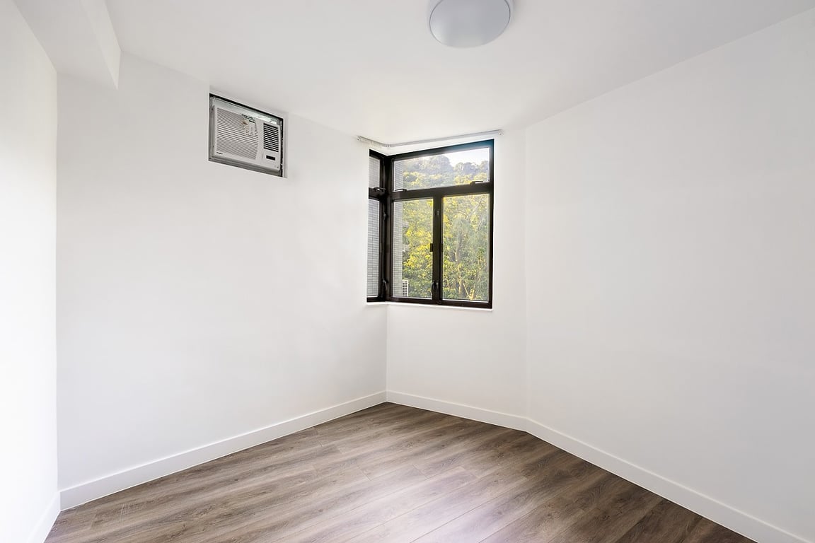 https://img.propertyraptor.com/cdn-cgi/imagedelivery/KD5bF_AFL0JDTbKLWF7z9g/ap8/ap8_001/hornet/prp/img/d4d7e26d1c2c6d0d754bcd058def9594-wtm.jpg/public