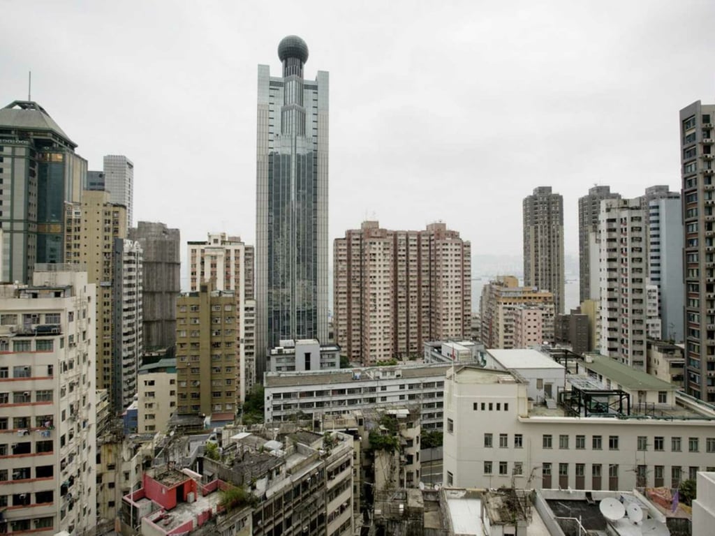 https://img.propertyraptor.com/cdn-cgi/imagedelivery/KD5bF_AFL0JDTbKLWF7z9g/ap8/ap8_001/hornet/prp/img/d4f9bcd7c20eae2fb3911f76276b6fb0.jpg/public