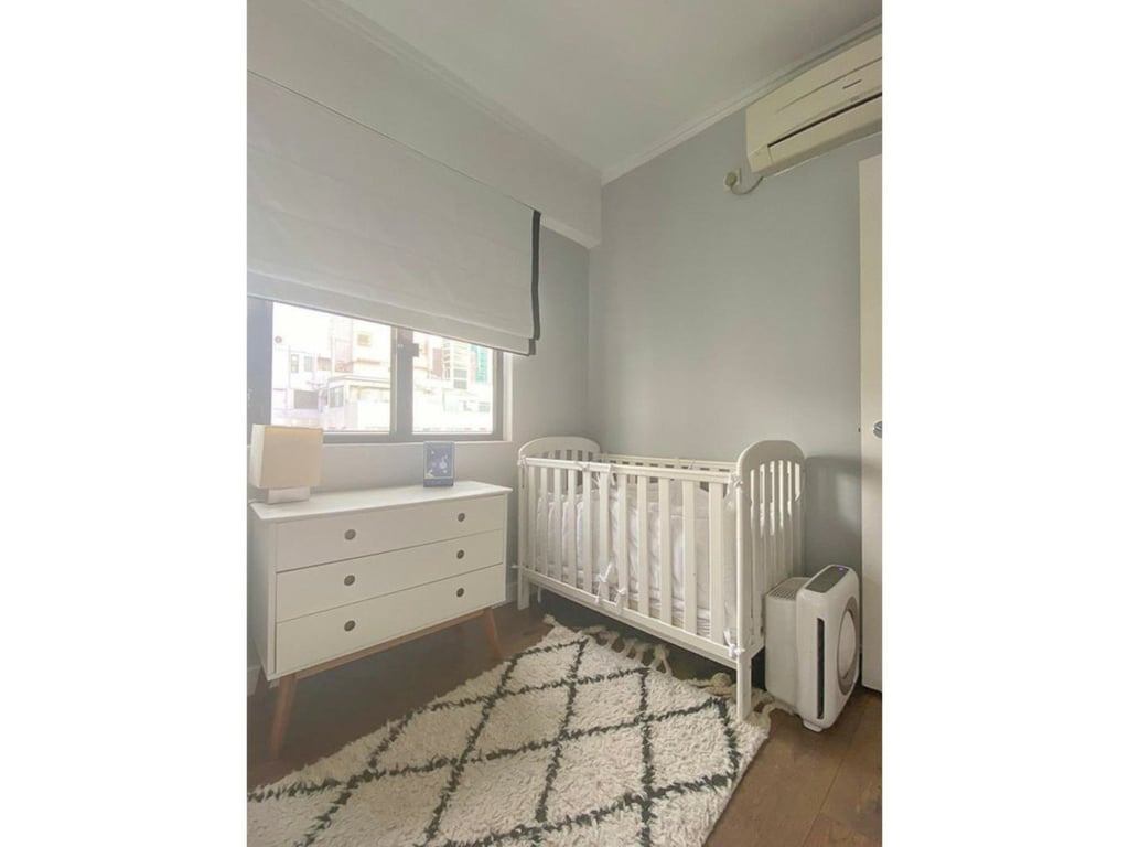 https://img.propertyraptor.com/cdn-cgi/imagedelivery/KD5bF_AFL0JDTbKLWF7z9g/ap8/ap8_001/hornet/prp/img/d57b8718c1150839b00a353119b6f468.jpg/public