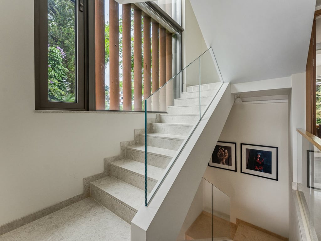 https://img.propertyraptor.com/cdn-cgi/imagedelivery/KD5bF_AFL0JDTbKLWF7z9g/ap8/ap8_001/hornet/prp/img/d57e137ac411fca28f8c15ef5eee7078-wtm.jpg/public