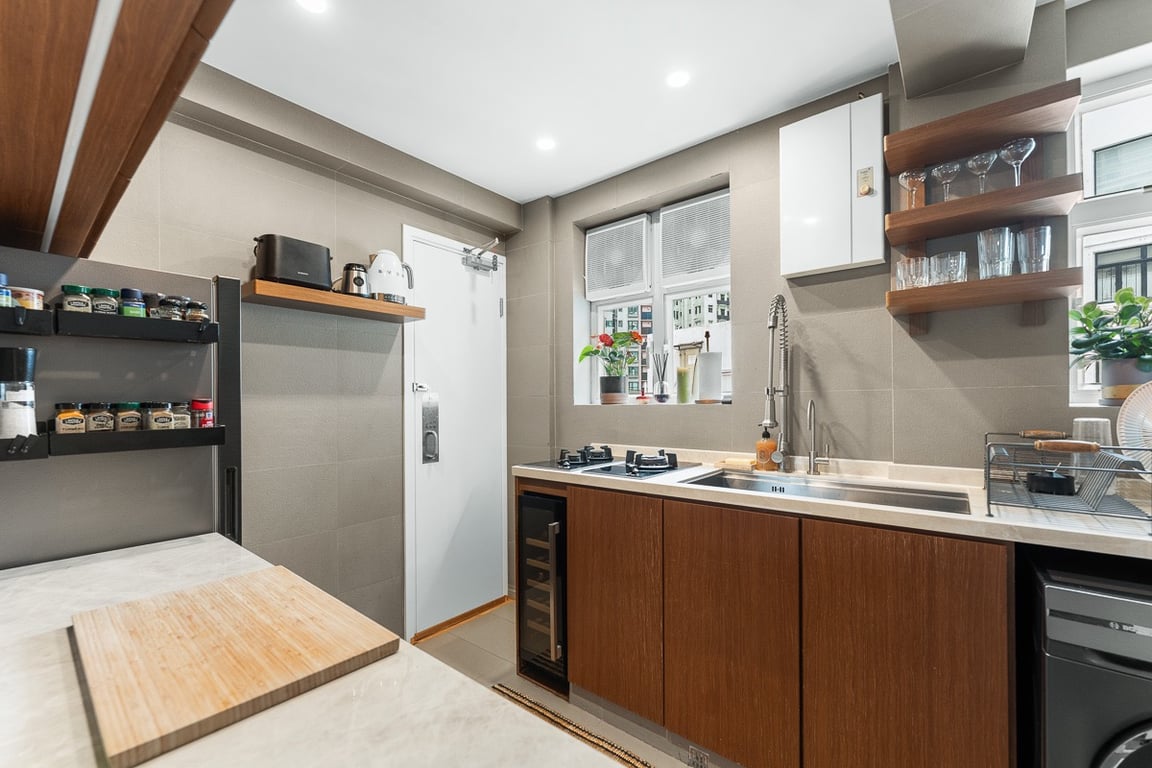 https://img.propertyraptor.com/cdn-cgi/imagedelivery/KD5bF_AFL0JDTbKLWF7z9g/ap8/ap8_001/hornet/prp/img/d58c53c3af66bf463b4a36421ee20b13-wtm.jpg/public