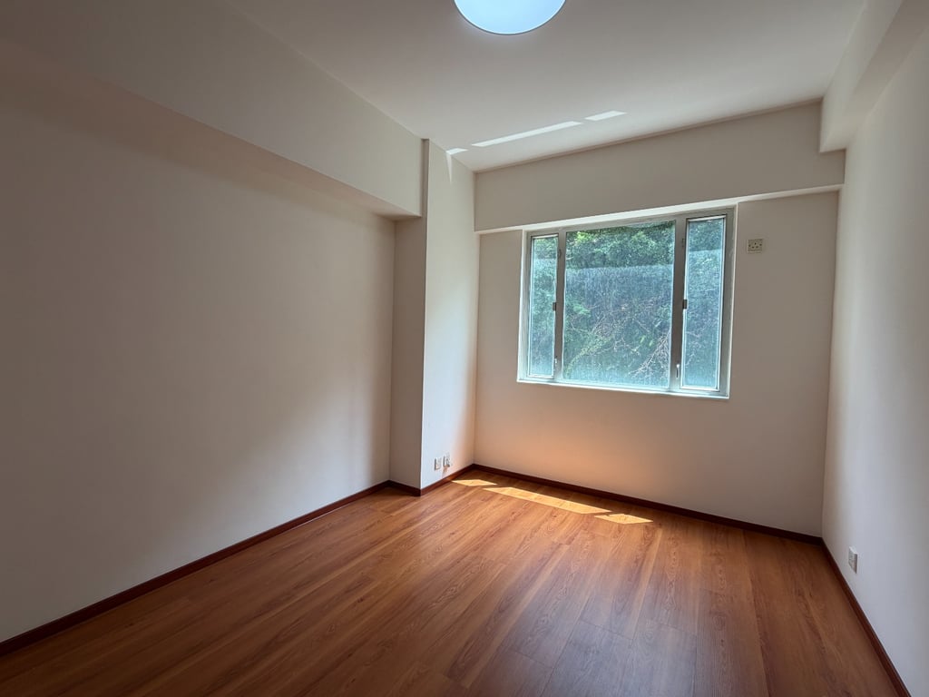 https://img.propertyraptor.com/cdn-cgi/imagedelivery/KD5bF_AFL0JDTbKLWF7z9g/ap8/ap8_001/hornet/prp/img/d5b9e04d7a873acb516b585751615ff0-wtm.jpg/public