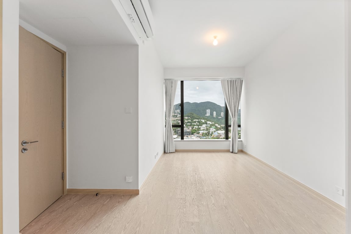 https://img.propertyraptor.com/cdn-cgi/imagedelivery/KD5bF_AFL0JDTbKLWF7z9g/ap8/ap8_001/hornet/prp/img/d5c20b33088f7c5584592d15587c153f-wtm.jpg/public
