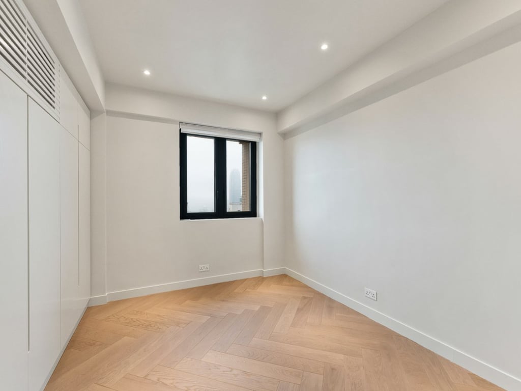 https://img.propertyraptor.com/cdn-cgi/imagedelivery/KD5bF_AFL0JDTbKLWF7z9g/ap8/ap8_001/hornet/prp/img/d5ed1130781620b47168fb4096c371df.jpg/public