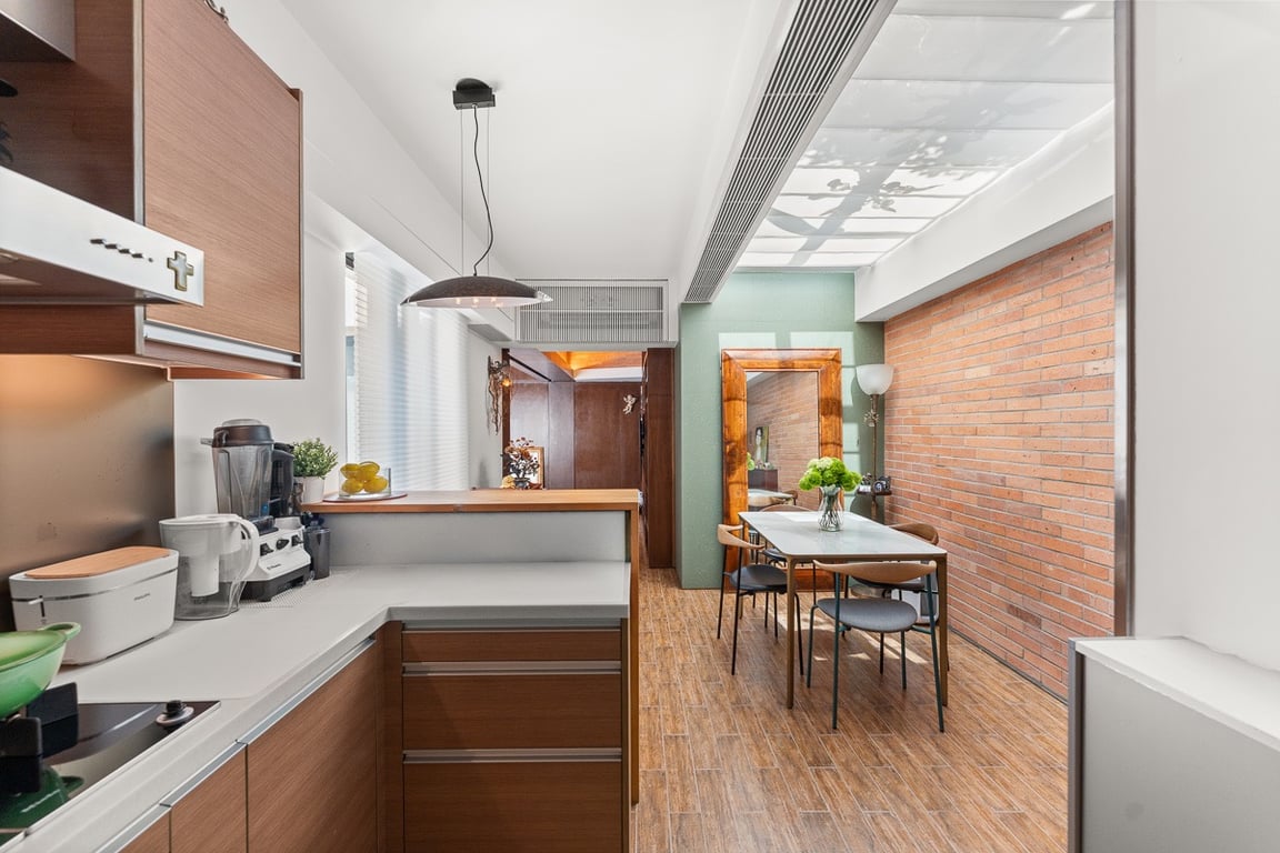 https://img.propertyraptor.com/cdn-cgi/imagedelivery/KD5bF_AFL0JDTbKLWF7z9g/ap8/ap8_001/hornet/prp/img/d605baf3af3595ff02fbe28699803ef3-wtm.jpg/public