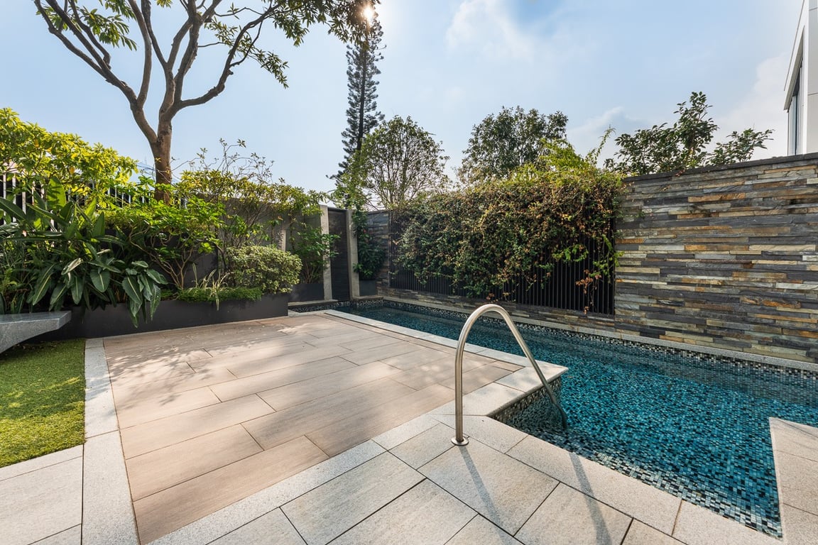 https://img.propertyraptor.com/cdn-cgi/imagedelivery/KD5bF_AFL0JDTbKLWF7z9g/ap8/ap8_001/hornet/prp/img/d6564e0acd97da7329e666b652b4e2ac-wtm.jpg/public