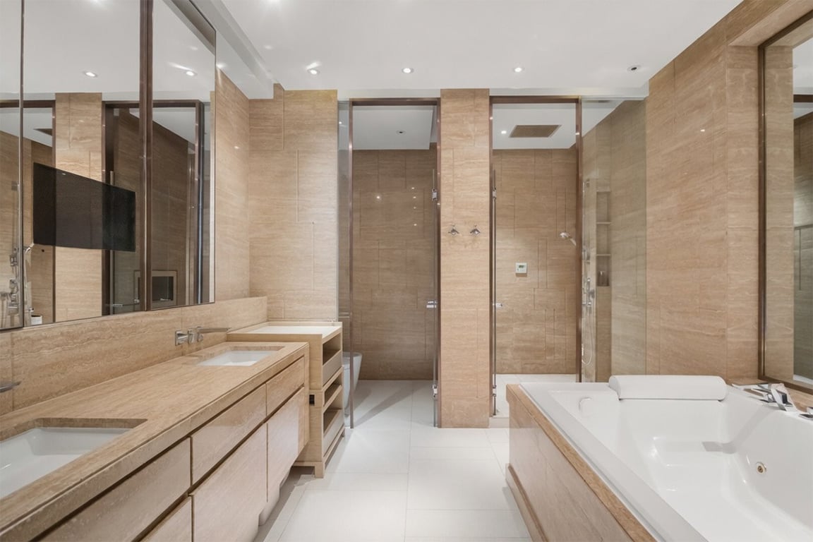 https://img.propertyraptor.com/cdn-cgi/imagedelivery/KD5bF_AFL0JDTbKLWF7z9g/ap8/ap8_001/hornet/prp/img/d66bf249b3a8b2485a86eb45781cd93f-wtm.jpg/public