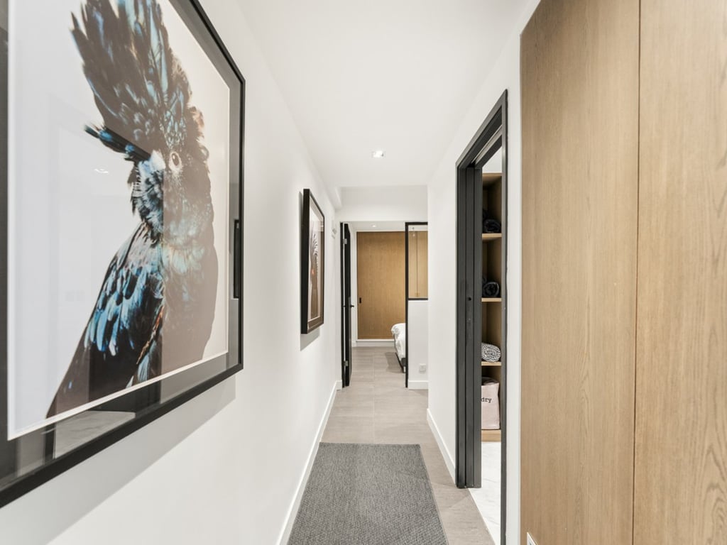 https://img.propertyraptor.com/cdn-cgi/imagedelivery/KD5bF_AFL0JDTbKLWF7z9g/ap8/ap8_001/hornet/prp/img/d6853d0617c8bb9fd13dc3de94c58b0c-wtm.jpg/public