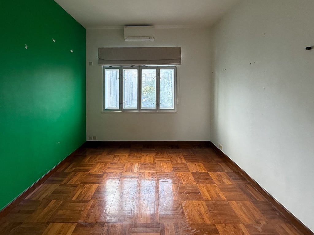 https://img.propertyraptor.com/cdn-cgi/imagedelivery/KD5bF_AFL0JDTbKLWF7z9g/ap8/ap8_001/hornet/prp/img/d6a381dfdbee9fef7d5e0a47e0daa497-wtm.jpg/public