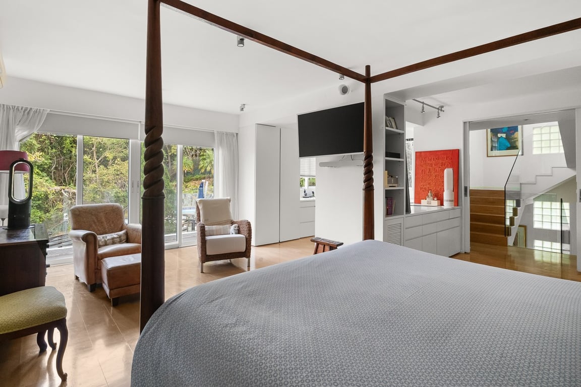 https://img.propertyraptor.com/cdn-cgi/imagedelivery/KD5bF_AFL0JDTbKLWF7z9g/ap8/ap8_001/hornet/prp/img/d6d87e688394a2a37459870f4e6b4619-wtm.jpg/public