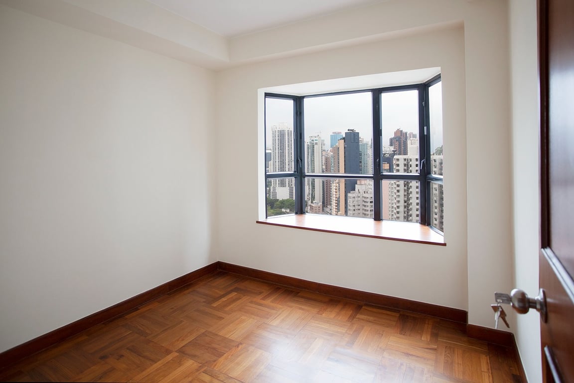 https://img.propertyraptor.com/cdn-cgi/imagedelivery/KD5bF_AFL0JDTbKLWF7z9g/ap8/ap8_001/hornet/prp/img/d6ffe5025f33b92f1cfd5e956b0b7ac1-wtm.jpg/public