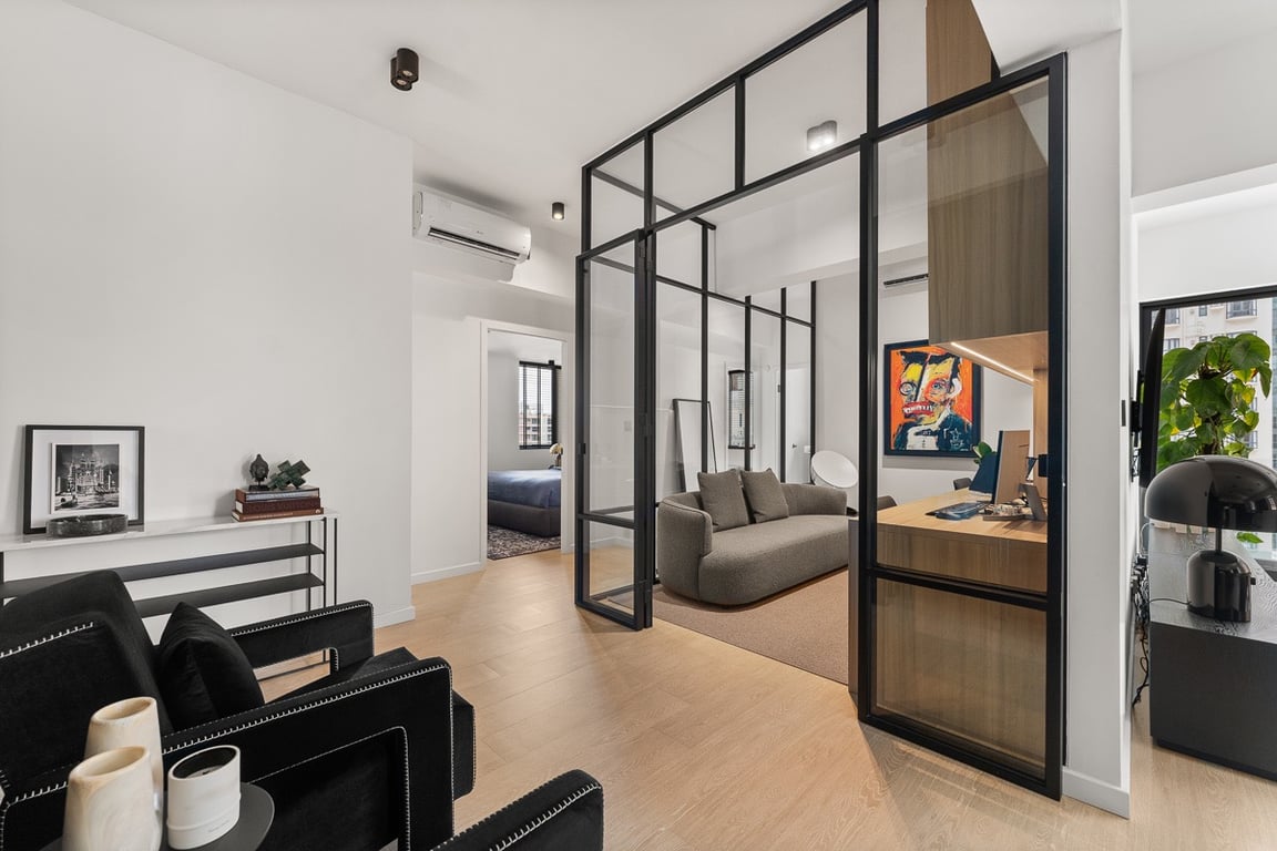 https://img.propertyraptor.com/cdn-cgi/imagedelivery/KD5bF_AFL0JDTbKLWF7z9g/ap8/ap8_001/hornet/prp/img/d715780568fdc2fb5e24297378159f73-wtm.jpg/public