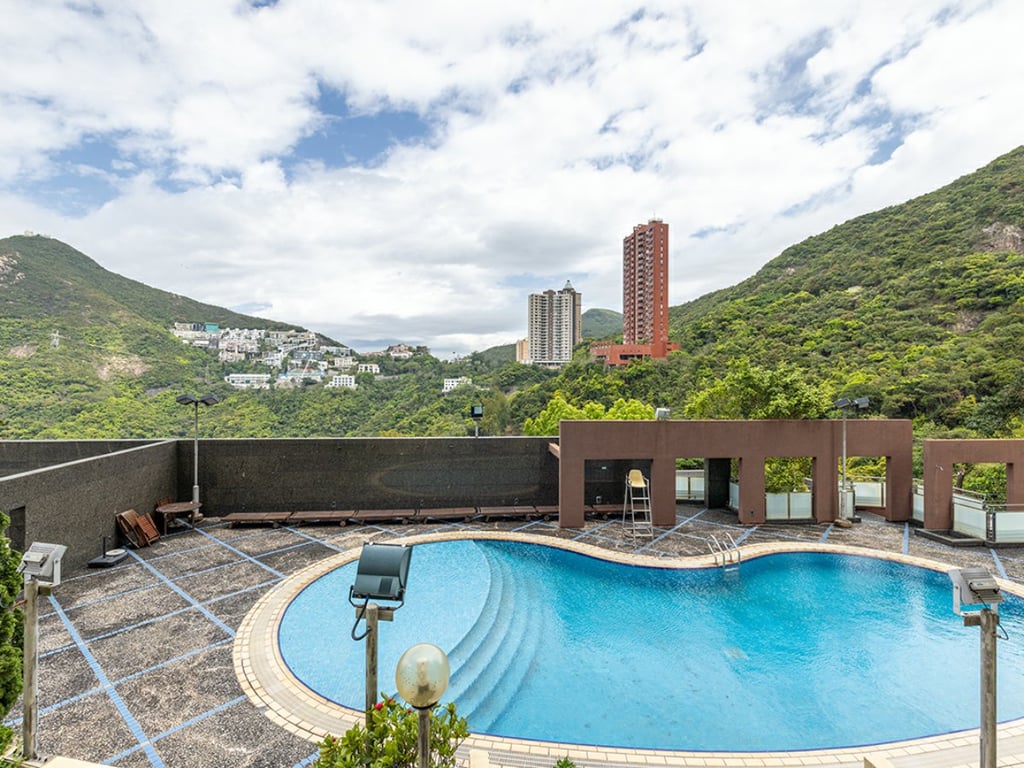 https://img.propertyraptor.com/cdn-cgi/imagedelivery/KD5bF_AFL0JDTbKLWF7z9g/ap8/ap8_001/hornet/prp/img/d716123f9c7d286e5362eddf41b6720a.jpg/public