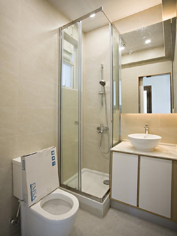 https://img.propertyraptor.com/cdn-cgi/imagedelivery/KD5bF_AFL0JDTbKLWF7z9g/ap8/ap8_001/hornet/prp/img/d732330cc18e6906120637c3b0d4196e.jpg/public
