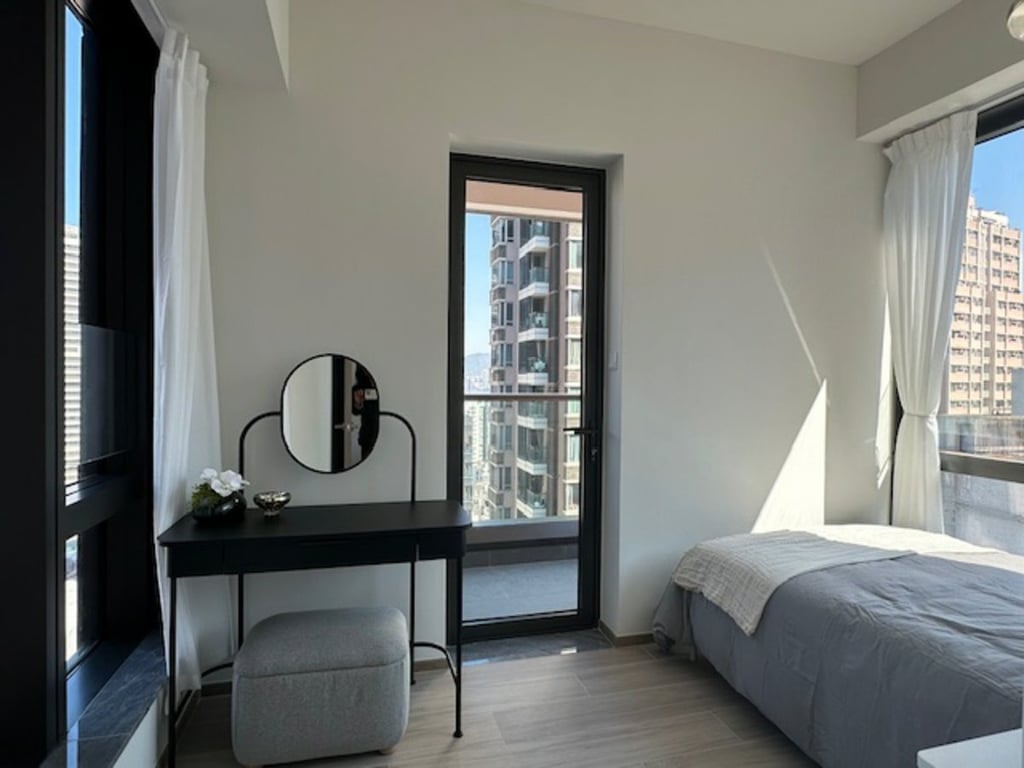 https://img.propertyraptor.com/cdn-cgi/imagedelivery/KD5bF_AFL0JDTbKLWF7z9g/ap8/ap8_001/hornet/prp/img/d74c8354442438a008cb5818511c4da8-wtm.jpg/public