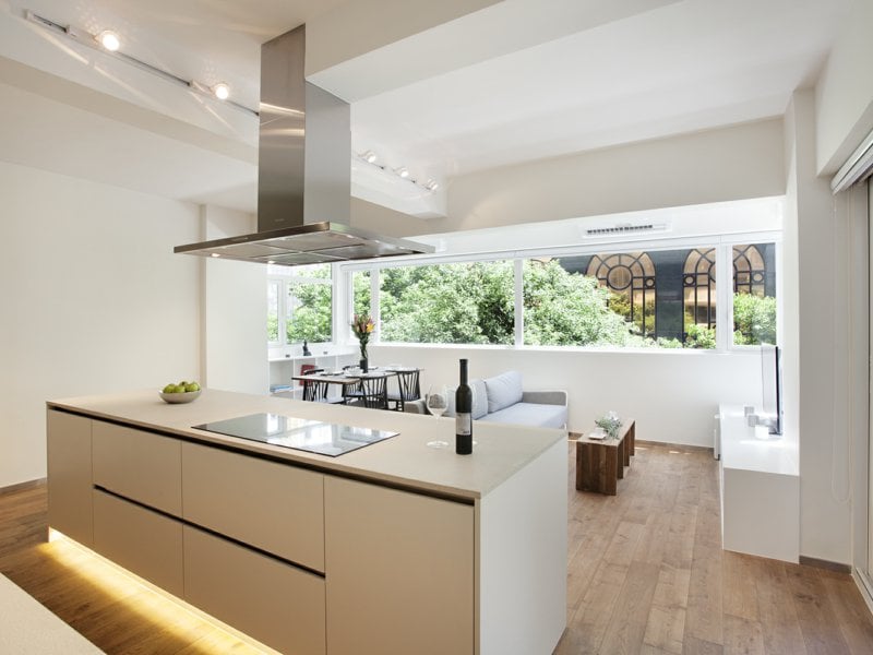https://img.propertyraptor.com/cdn-cgi/imagedelivery/KD5bF_AFL0JDTbKLWF7z9g/ap8/ap8_001/hornet/prp/img/d7971ae10455e4b8214c43045a21fce4.jpg/public
