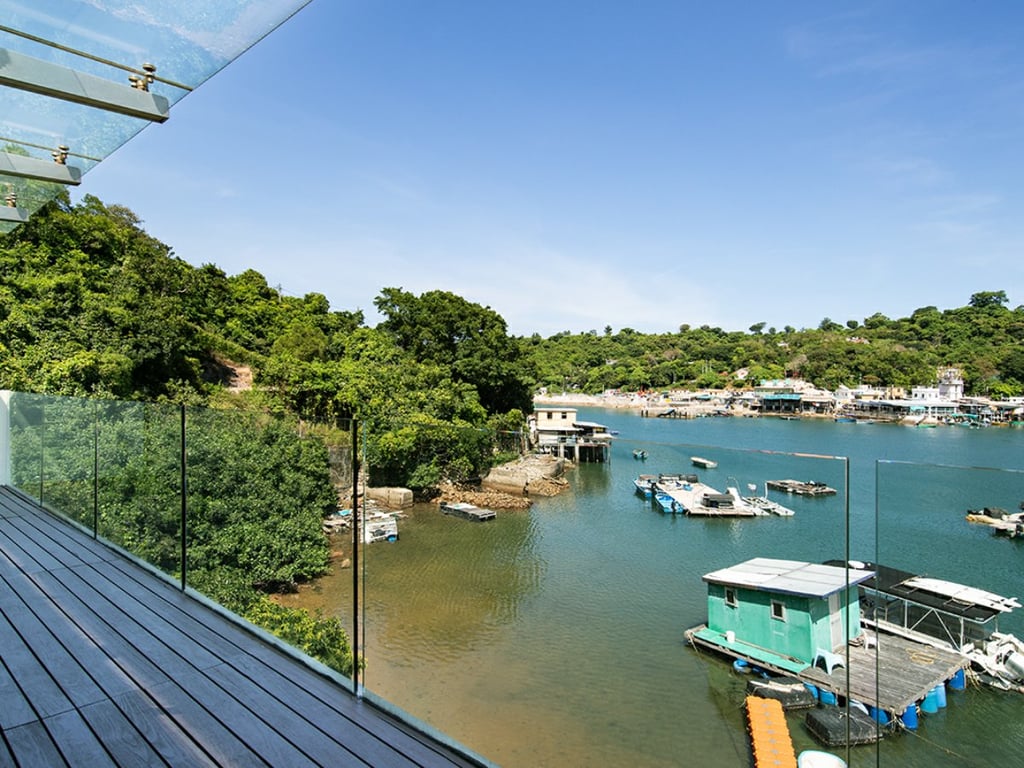 https://img.propertyraptor.com/cdn-cgi/imagedelivery/KD5bF_AFL0JDTbKLWF7z9g/ap8/ap8_001/hornet/prp/img/d7a48c10305fe16f621c15ac6b706095.jpg/public