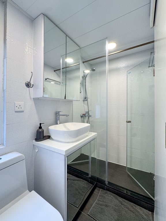 https://img.propertyraptor.com/cdn-cgi/imagedelivery/KD5bF_AFL0JDTbKLWF7z9g/ap8/ap8_001/hornet/prp/img/d7bacdc11d1b720005e1e1d88532f2c3-wtm.jpg/public